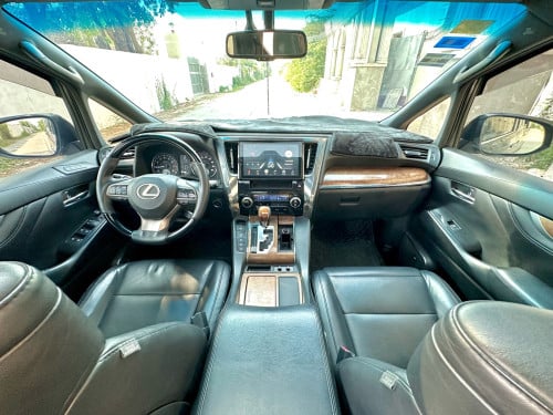 TOYOTA ALPHARD 2016 V6 Executive Lounge Full Option ពណ៌ខ្មៅ ក្នុងខ្មៅ (2BR) Upgrade Lexus LM