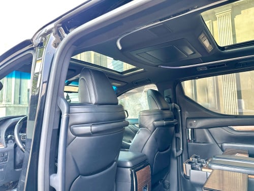TOYOTA ALPHARD 2016 V6 Executive Lounge Full Option ពណ៌ខ្មៅ ក្នុងខ្មៅ (2BR) Upgrade Lexus LM