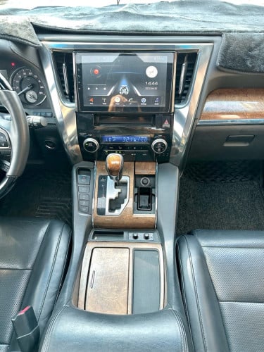 TOYOTA ALPHARD 2016 V6 Executive Lounge Full Option ពណ៌ខ្មៅ ក្នុងខ្មៅ (2BR) Upgrade Lexus LM