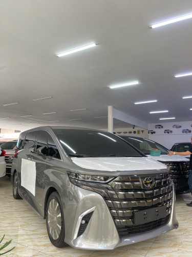 Toyota alphard 2024