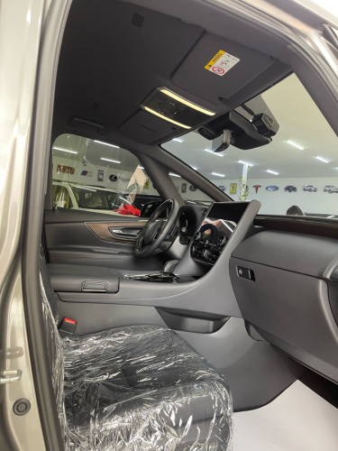 Toyota alphard 2024