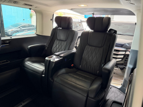 TOYOTA GRANVIA VIP PREMIUM 2022 ម៉ាស៊ូត​