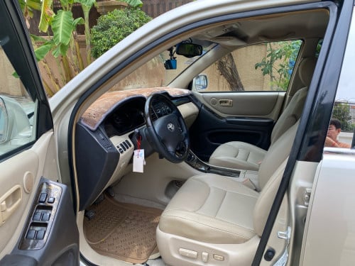 Toyota Highlander 2003 ម៉ាសុីន6ប៉ុង1