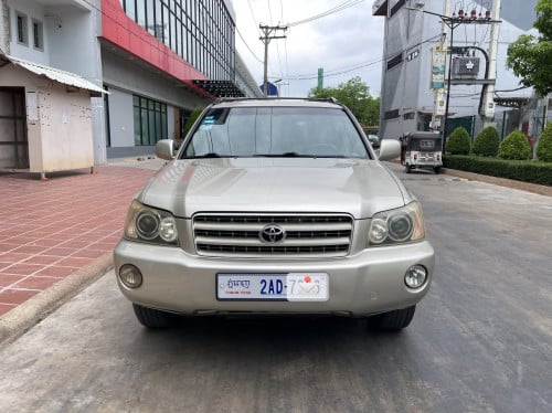 Toyota Highlander year 2002 V6 ប៉ុង2 ពណ៌ទឹកមាស