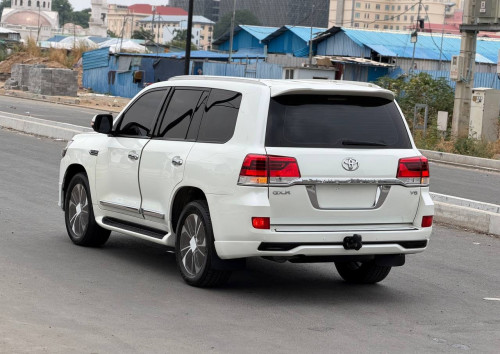 Toyota Land Cruiser V6 2010 ឡេីង​ស៊េរី​ទាំង​ក្នុង​ក្រៅ​ 2021 Full option អារ៉ាប់​