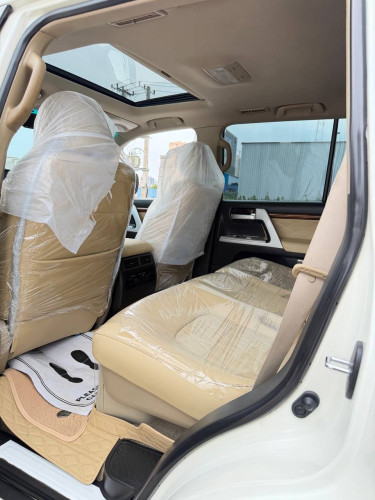 Toyota Land Cruiser V6 2010 ឡេីង​ស៊េរី​ទាំង​ក្នុង​ក្រៅ​ 2021 Full option អារ៉ាប់​