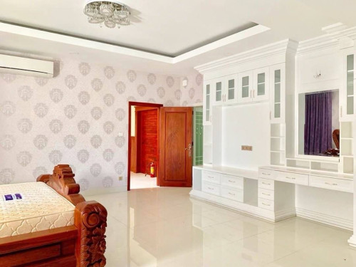 Villa Rosana for rent at Peng Huoth the star Emerald (Aeon2)