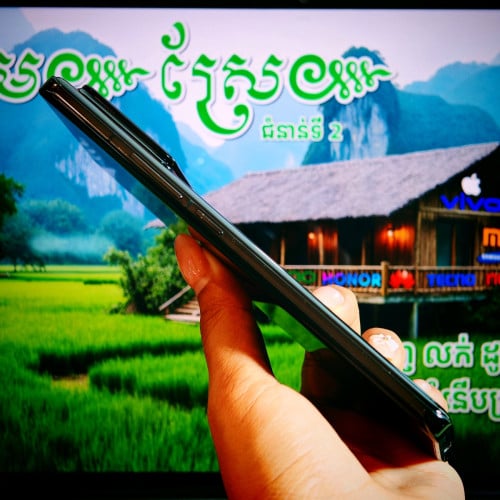 Xiaomi 13 Pro Global  (វ៉ៃដូរបាន)មានធានាច្បាស់លាស់ត្រឹមត្រូវ
