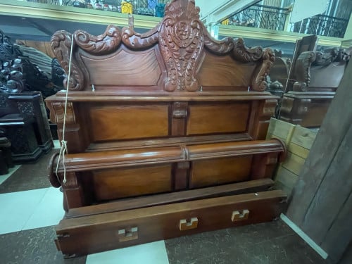 គ្រែបារាំងយក្សដោះបា តម្លៃ ១២០០$ឡៃឡុង