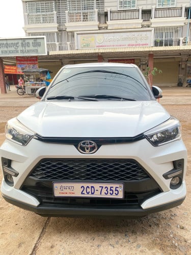 លក់ឡានបន្ទាន់ តម្លៃអែមខ្លាំង