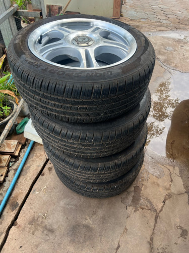 យ៉ាន់លក់