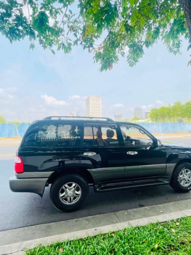 ឡានស្អាតថ្មីហ្សិនមួយជុំម្ចាស់ដេីមទី1