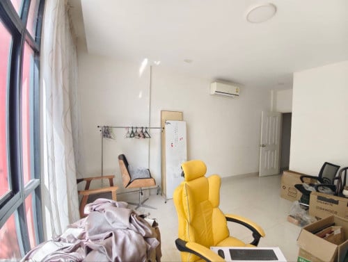ផ្ទះអាជីវកម្មលក់បន្ទាន់​ ប៉េងហួតបឹងស្នោរ​ $110,000