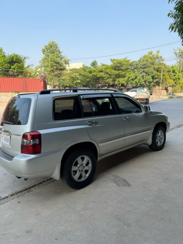 ឆ្នាំ2004V4ប៉ុង1