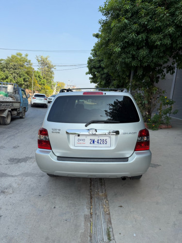 ឆ្នាំ2004V4ប៉ុង1