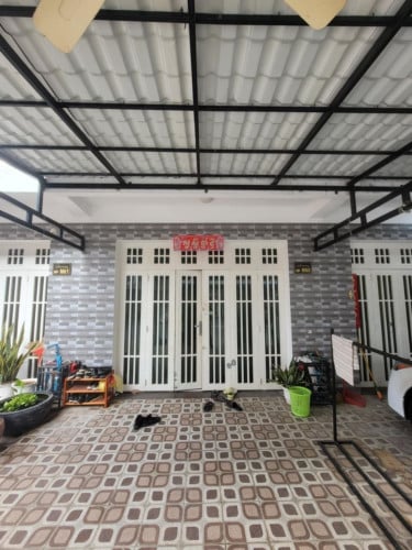 ផ្ទះល្វែង ទួលពង្រ បន្ទប់គេង ២ បន្ទប់ទឹក២ 2xx$ ចចារ