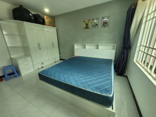 ផ្ទះល្វែង ទួលពង្រ បន្ទប់គេង ២ បន្ទប់ទឹក២ 2xx$ ចចារ