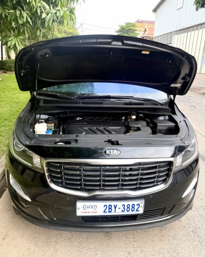 លក់ Kia Carnival ឆ្នាំ​ 2020 Full Option