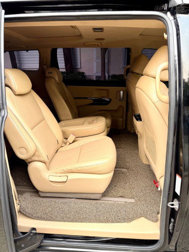 លក់ Kia Carnival ឆ្នាំ​ 2020 Full Option
