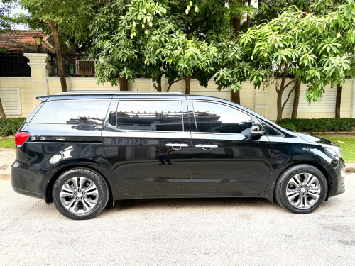 លក់ Kia Carnival ឆ្នាំ​ 2020 Full Option