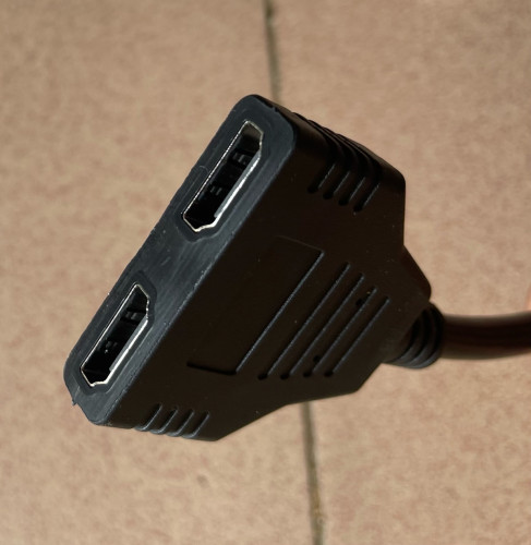 ខ្សែបំបែក សំរាប់ Monitor 1 Male HDMI Split to HDMI Female Two