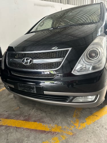 លក់ឡានStarex H1ខ្លាញ់គោស្រុកខ្មែ នៅថ្មី