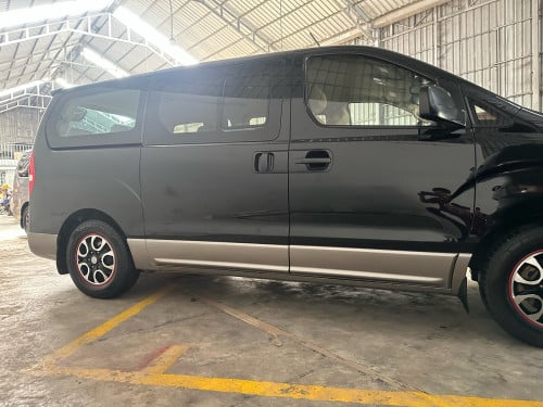 លក់ឡានStarex H1ខ្លាញ់គោស្រុកខ្មែ នៅថ្មី