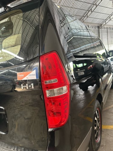 លក់ឡានStarex H1ខ្លាញ់គោស្រុកខ្មែ នៅថ្មី