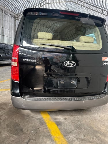 លក់ឡានStarex H1ខ្លាញ់គោស្រុកខ្មែ នៅថ្មី