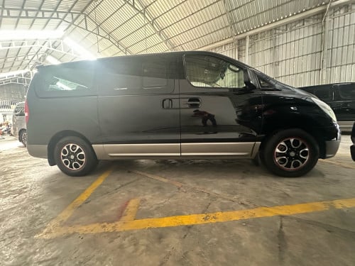 លក់ឡានStarex H1ខ្លាញ់គោស្រុកខ្មែ នៅថ្មី