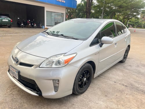 Toyota Prius 2012 Option 3 ឡានថ្មី ក្រដាស់ពន្ធ ប្រភេទលំដាប់មេឡាន ថ្មីខ្លាំង
