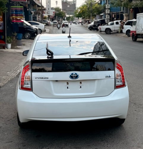 2014 Prius option4