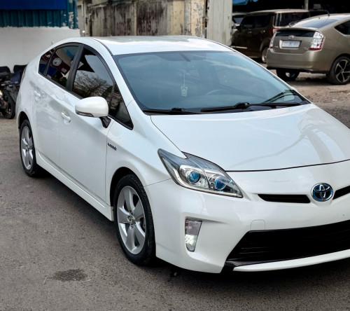2014 Prius option4