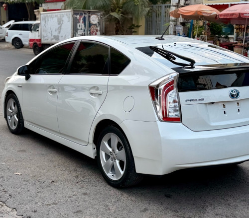 2014 Prius option4
