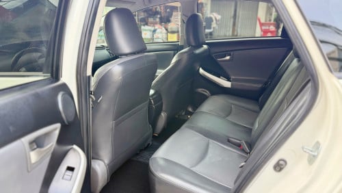 2014 Prius option4