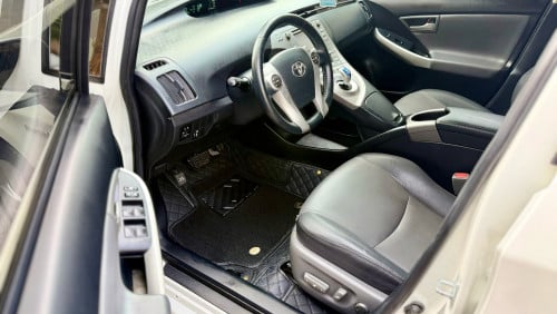 2014 Prius option4