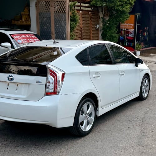 2014 Prius option4