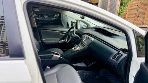 2014 Prius option4