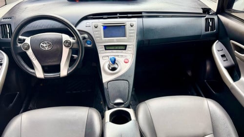 2014 Prius option4