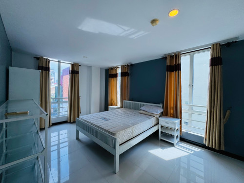 3 Bedrooms For Rent in Doun Penh Area Close to BKK1 and Wat Phnom.