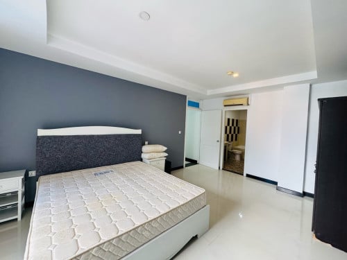 3 Bedrooms For Rent in Doun Penh Area Close to BKK1 and Wat Phnom.
