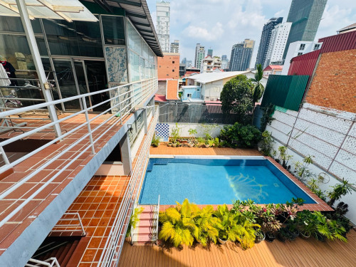 3 Bedrooms For Rent in Doun Penh Area Close to BKK1 and Wat Phnom.
