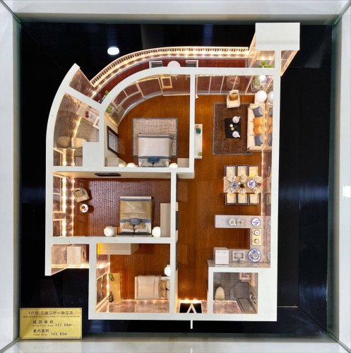 3 bedrooms one unit left/ 3 បន្ទប់គេង 1 unit ចុងក្រោយ
