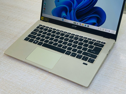 Acer Swift SF114-33 14”FHD Key Light