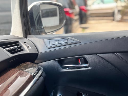 ALPHARD 2015 តម្លៃពិសេស