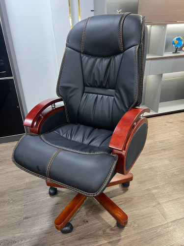 Boss Premium Chair