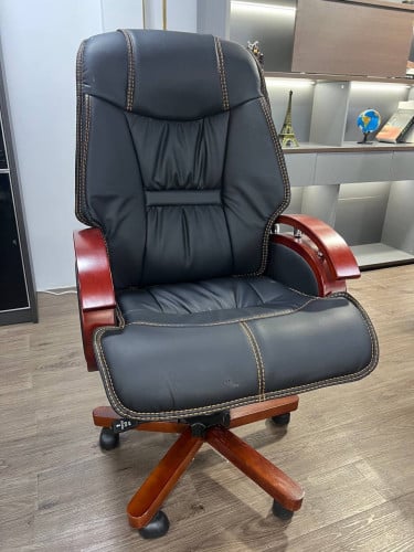 Boss Premium Chair