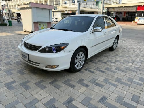 Camry 2002 LE កាលី ថ្មីណាស់បងបង