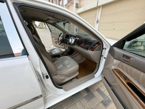 Camry 2002 LE កាលី ថ្មីណាស់បងបង