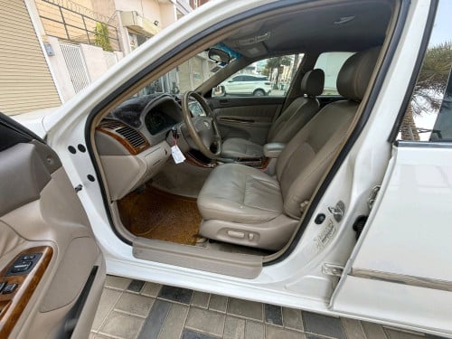 Camry 2002 LE កាលី ថ្មីណាស់បងបង